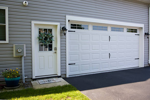 24/7 Emergency Garage Door Panel Replacement experts in Warren County County, IA